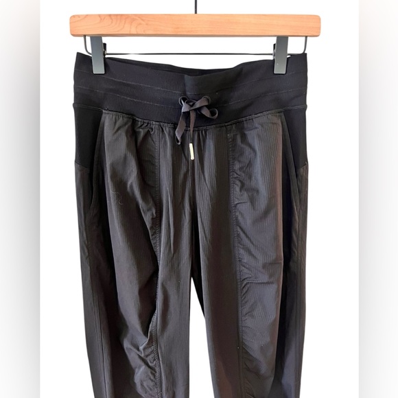 Lululemon Dance Studio Joggers  size 4 Black 29 in inseam pants - Picture 5 of 9